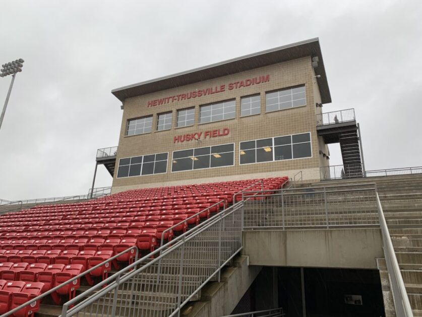 Hewitt-Trussville's Dazalin Worsham returns to the field for Under