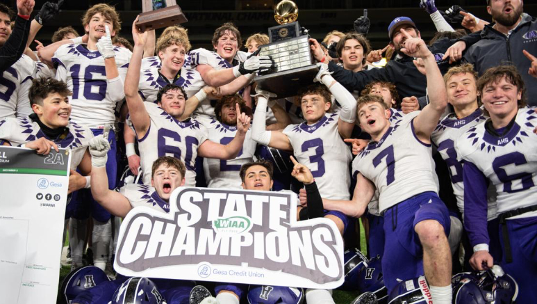 Anacortes wins the Washington 2a high school football championship.