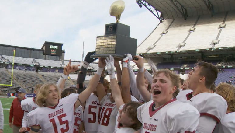 Okanogan wins the 2B Washington high school football champ.