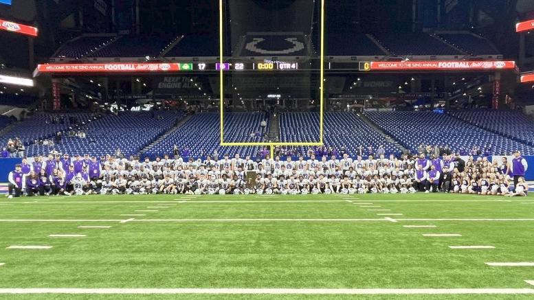 Brownsburg wins Class 6A Indiana high school football state championship.