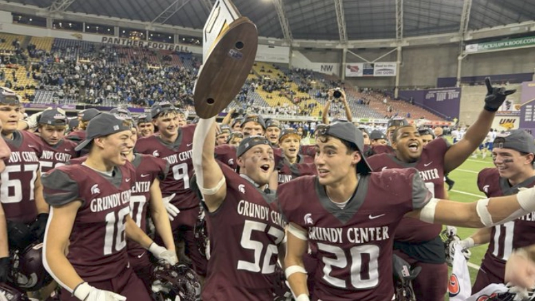 Grundy Center wins its third straight Iowa high school football championship