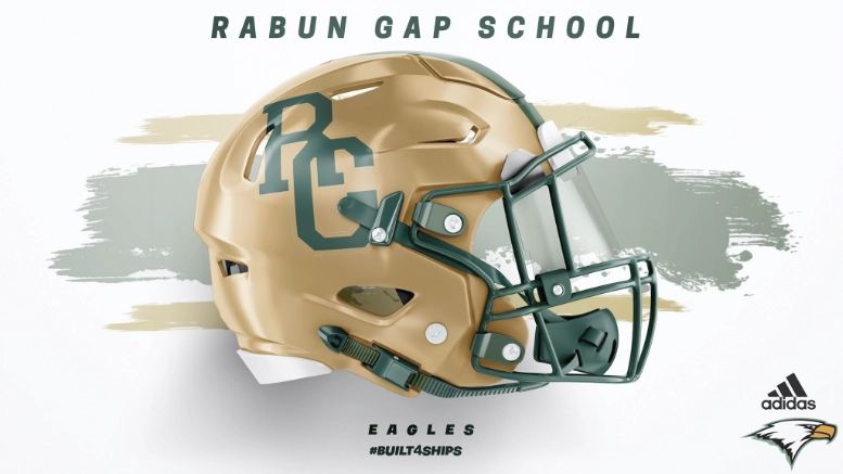 Rabun Gap Nacoochee wins NCISAA high school football championship.