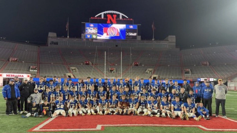 Wahoo wins Nebraska Class C1 high school football championship